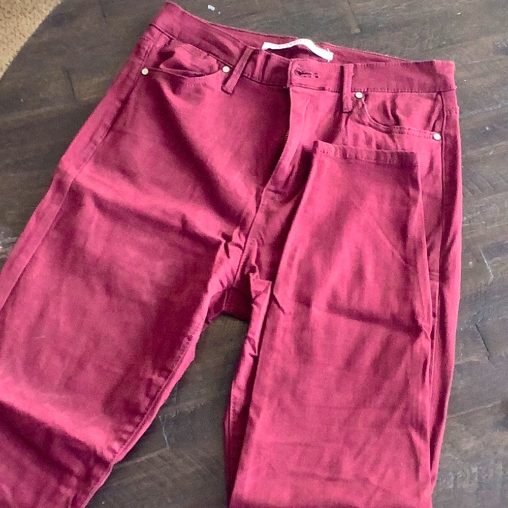 Maroon skinny, high rise, ankle pants